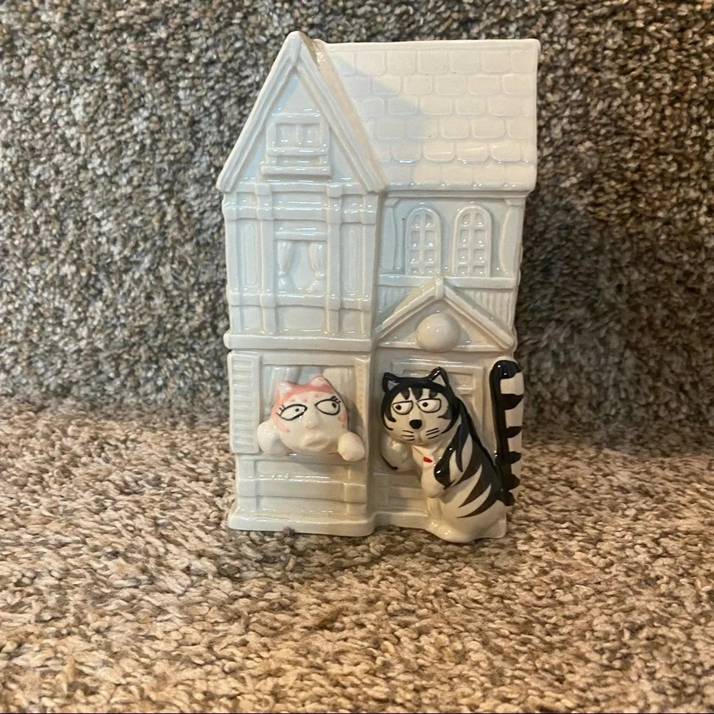 TAKAHASHI Tom Cat Hand Painted Piggy Bank‎